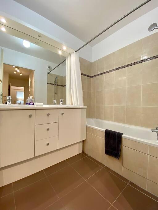 Suite Medicis Near Disneyland Serris Exterior photo